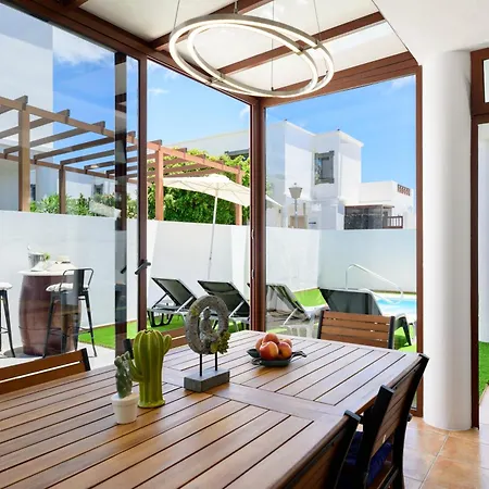 Casa Ernesto Villa *